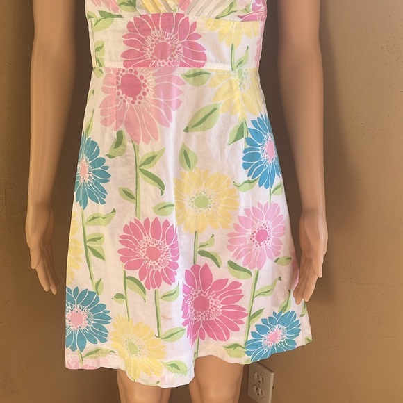 Lily Pulitzer 100% cotton floral print dress. - Picture 3 of 10